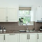 Carlton 2 A Large Modern Appt With Parking * 凯西克
