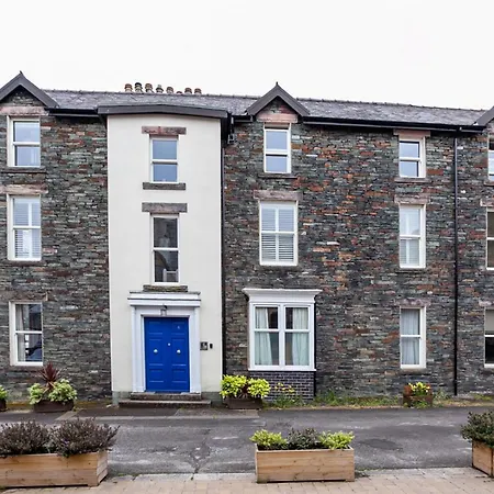 Carlton 2 A Large Modern Keswick Appt With Parking