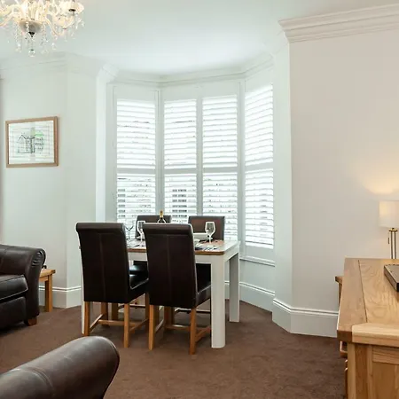 Carlton 2 A Large Modern Appt With Parking Appartement *