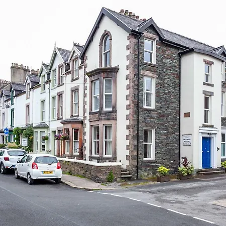 Apartment Carlton 2 A Large Modern Appt With Parking *