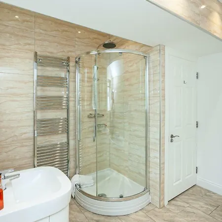 Daire Carlton 2 A Large Modern Appt With Parking