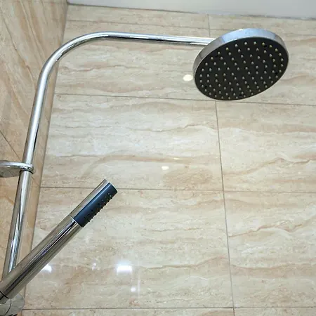 Appartement Carlton 2 A Large Modern Appt With Parking