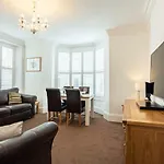 Carlton 2 A Large Modern Appt With Parking Apartment