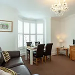 Carlton 2 A Large Modern Appt With Parking Apartment
